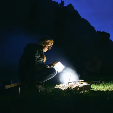 Luci Charge 150 Güneş Enerjili Kamp Lambası & Powerbank
