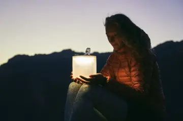 Luci Charge 360 Güneş Enerjili Kamp Lambası & Powerbank
