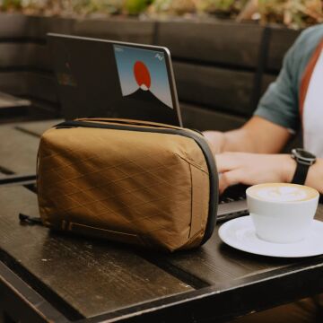 Tech Pouch Regular Teknoloji Aksesuar Çantası – Coyote