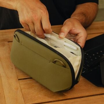 Tech Pouch Small Teknoloji Aksesuar Çantası Kelp